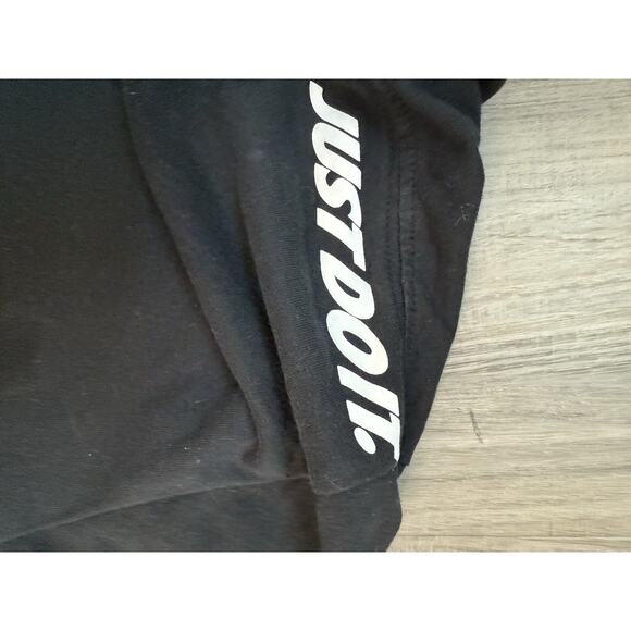 The Nike Tee Black Dri-Fit Men's Medium JUST DO IT. Logo And Graphics - Picture 6 of 10